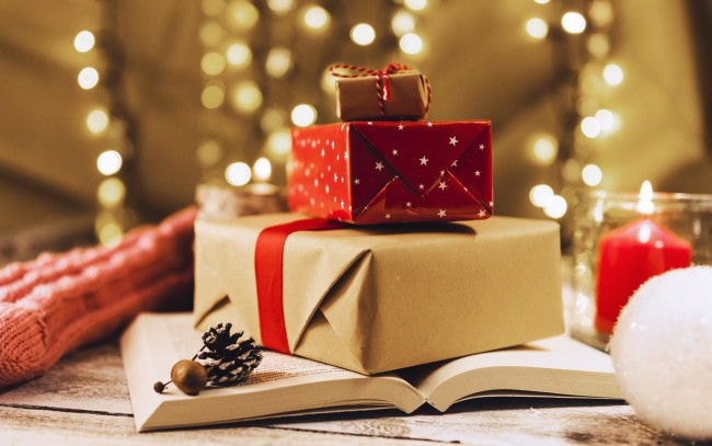 Обои картинки фото праздничные, подарки и коробочки, книга, лента, красная, рождество, праздник, новый, год, подарки