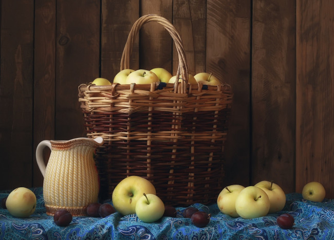 Обои картинки фото еда, натюрморт, корзина, яблоки, кувшин
