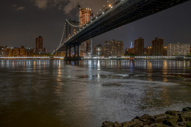 Обои картинки фото manhattan bridge, города, нью-йорк , сша, мост, река, огни, ночь