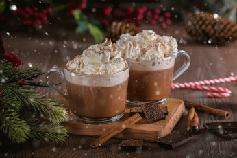Картинка еда кофе +кофейные+зёрна ветки стол доски шоколад бокалы рождество пара чашки новый год корица хвоя снегопад шишки капучино крем