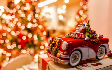 Картинка праздничные дед+мороз +санта+клаус рождество машина с подарками дед мороз на машине рождеством христовым новым годом елка новый год