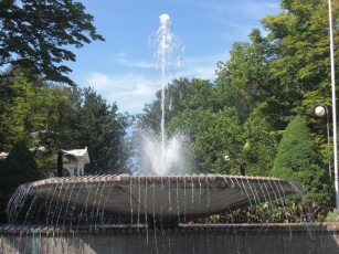 Картинка города фонтаны фонтан струя