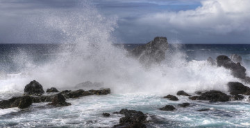 Картинка природа стихия брызги вода камни море