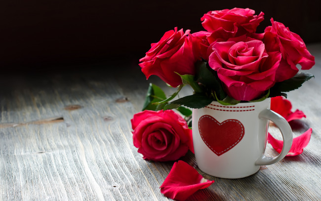 Обои картинки фото цветы, розы, любовь, ваза, сердце