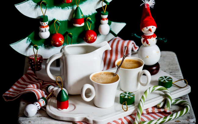 Обои картинки фото праздничные, угощения, декор, снеговик, кофе, новый, год, игрушки