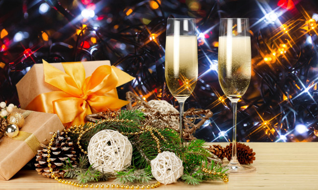 Обои картинки фото праздничные, - разное , новый год, шампанское, шишки, подарки