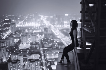 Картинка девушки -+черно-белые женщины монохромный городской вид здание азиа крыши модель огни на открытом воздухе городские города