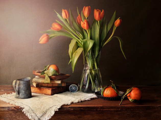 Обои картинки фото еда, натюрморт, тюльпаны, мандарины, книги, компас