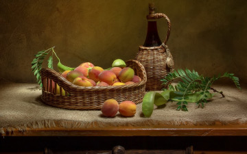 Картинка еда персики +сливы +абрикосы бутыль корзина абрикосы листья
