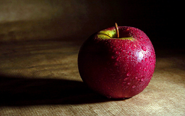Обои картинки фото еда, яблоки, яблоко, капли, макро