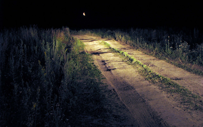 Обои картинки фото природа, дороги, дорога, ночь, свет, луга