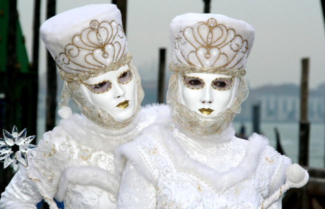 Обои картинки фото разное, маски, карнавальные, костюмы, венеция, карнавал, белый