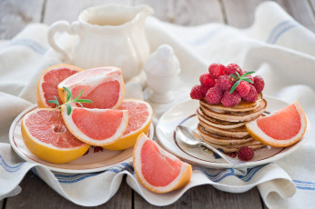 Картинка еда разное ягоды малина блины грейпфрут