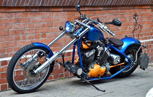 Обои картинки фото мотоциклы, customs, байк, синий