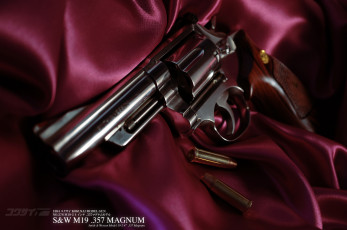 Картинка оружие револьверы фон револьвер