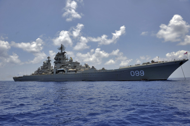 Обои картинки фото корабли, крейсеры,  линкоры,  эсминцы, вмф, россии, линейный, крейсер, тяжeлый, ракетный, вч, 099, пeтр, великий, типа, киров, россия