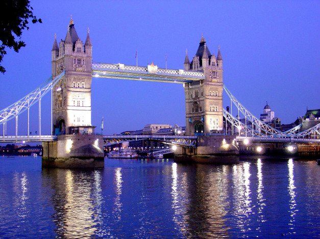 Обои картинки фото tower, bridge, at, night, города, лондон, великобритания, мост, тауэр, темза