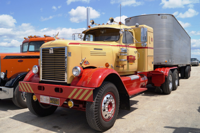 Обои картинки фото 1955 international truck model rdf 405, автомобили, international, navistar, автобусы, грузовые, бронеавтомобили, сша