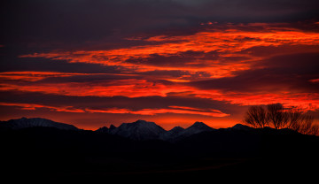 Картинка природа восходы закаты тучи небо горы даль закат