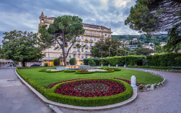 Картинка opatija города -+улицы +площади +набережные площадь клумба