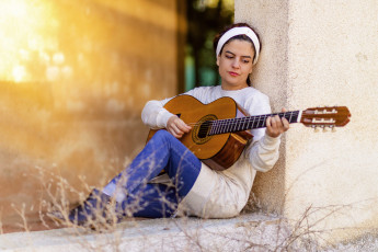 Картинка музыка -другое гитара женщина