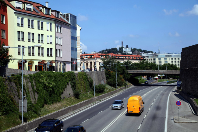 Обои картинки фото города, братислава , словакия, улица