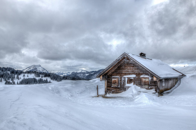 Обои картинки фото разное, сооружения,  постройки, winter, дом, горы, холод, изба, снег, зима, house, mountains, cold, snow, hut