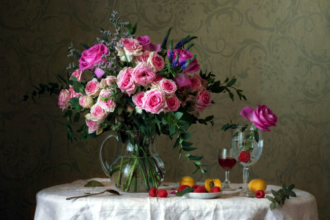 Обои картинки фото еда, натюрморт, малина, вино, букет, розы, персик