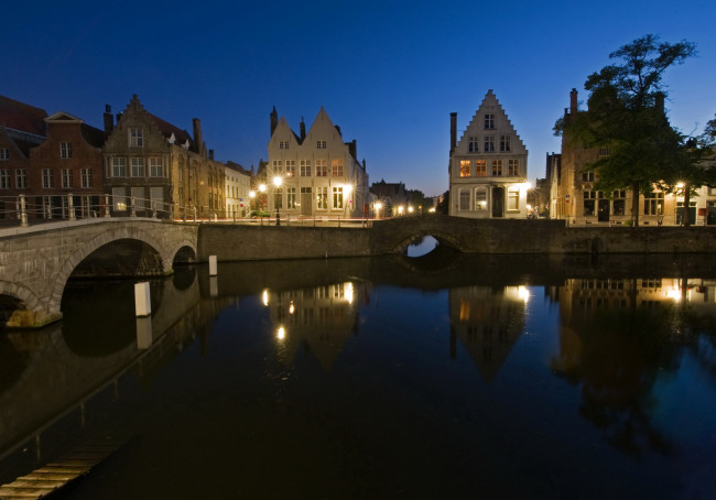 Обои картинки фото бельгия, брюгге, города, ночь, огни, дома, река, мост