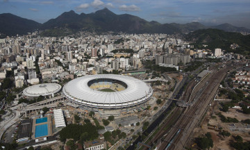 обоя спорт, стадионы, бразилия, стадион, арена, панорама, город, дома, здания, дороги, горы