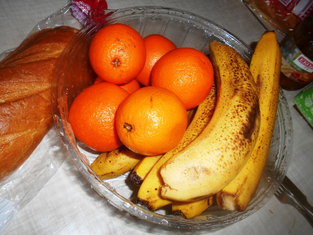 Обои картинки фото еда, бананы, фрукты, апельсины, хлеб