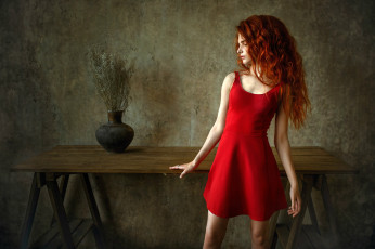 Картинка девушки -+рыжеволосые+и+разноцветные красное платье