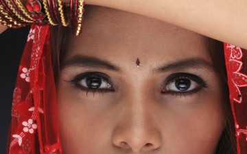 Картинка разное глаза индианка