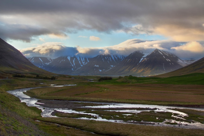 Обои картинки фото природа, горы, исландия, река, долина, облака