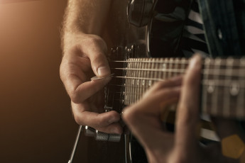Картинка музыка -музыкальные+инструменты гриф руки гитара