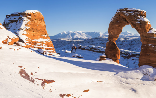 Обои картинки фото природа, горы, панорама, снег, зима, арка, скалы, каньон, сша