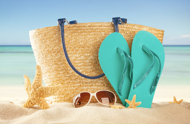 Обои картинки фото разное, сумки,  кошельки,  зонты, сланцы, сумка, песок, отдых, пляж, солнце, море, лето, очки, каникулы, starfish, sea, sun, vacation, beach, accessories, summer