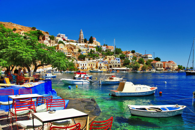 Обои картинки фото корабли, лодки,  шлюпки, greece, symi, island, sea, holiday, shore, греция, остров, побережье, город