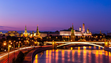 Картинка города москва+ россия москва москва-река большой краснохолмский мост кремль набережная река ночной город