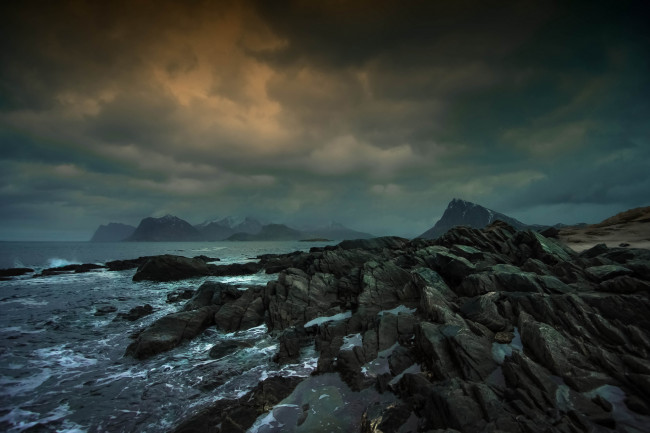 Обои картинки фото природа, побережье, скалы, тучи, океан, шторм