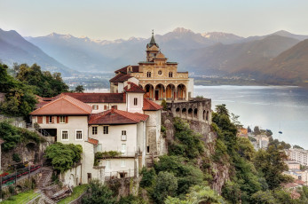 Картинка madonna+del+sasso города -+католические+соборы +костелы +аббатства горы швейцария озеро