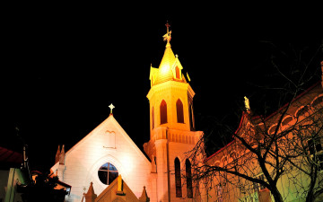 Картинка города католические соборы костелы аббатства ночь освещения
