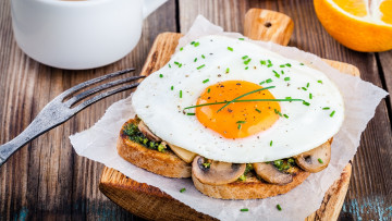Картинка еда Яичные+блюда шампиньоны грибы яйцо глазунья