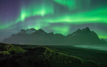 Картинка природа северное+сияние скалы туман ночь горы