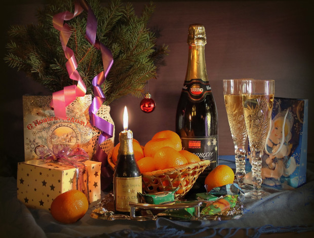 Обои картинки фото праздничные, угощения, шампанское, мандарины