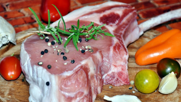 Картинка еда мясные+блюда розмарин корейка свинина перец