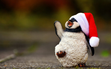 Картинка праздничные фигурки пингвин колпак