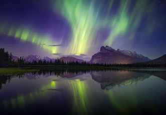 Картинка природа северное+сияние небо северное сияние ночь отражение горы