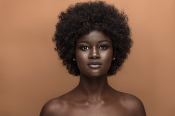 Картинка девушки -unsort+ лица +портреты фотомодель причёска макияж взгляд лицо мулатка девушка модель темнокожая портрет
