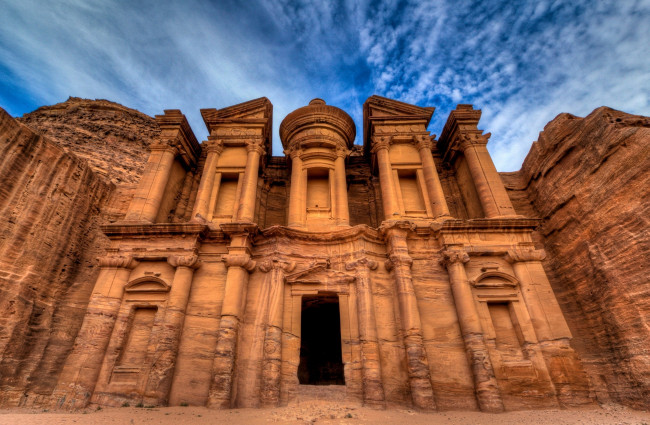 Обои картинки фото петра, иордания, города, исторические, архитектурные, памятники, горы, колонны, камень